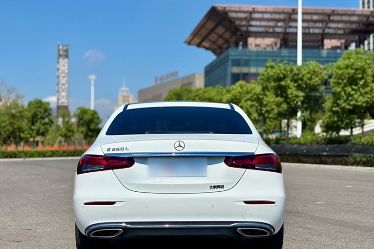 奔驰E级 2023款 E 260 L车身外观6004