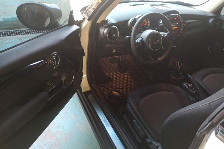 MINI 2021款 1.5T ONE PLUS中控内饰20