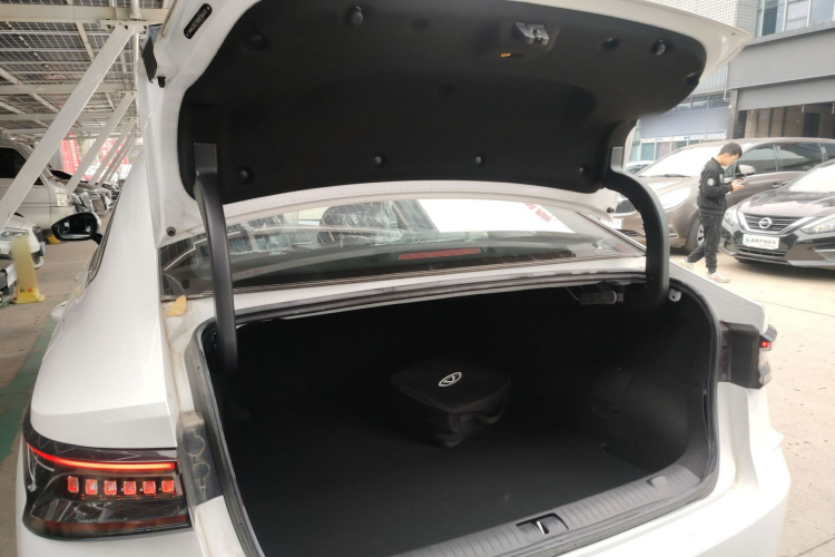 奇瑞 风云A8 2024款 127 驭风版机舱底盘23