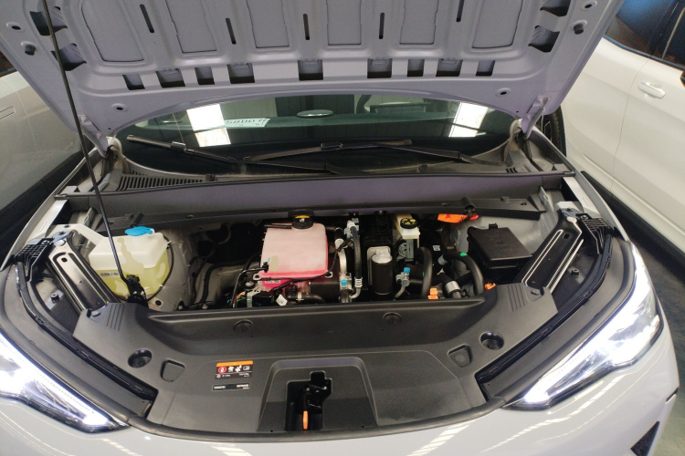 吉利银河 银河E5 2024款 440km 探索版机舱底盘24