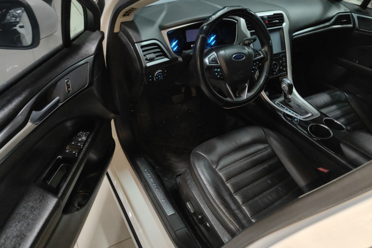 福特 蒙迪欧 2013款 1.5L GTDi180时尚型中控内饰20