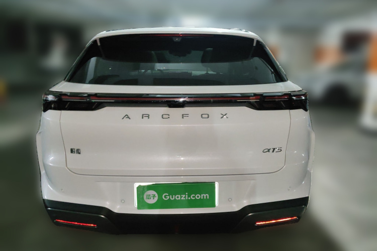 ARCFOX极狐 极狐 阿尔法T5(ARCFOX αT5) 2026款 纯电 660 元境神行版车身外观6