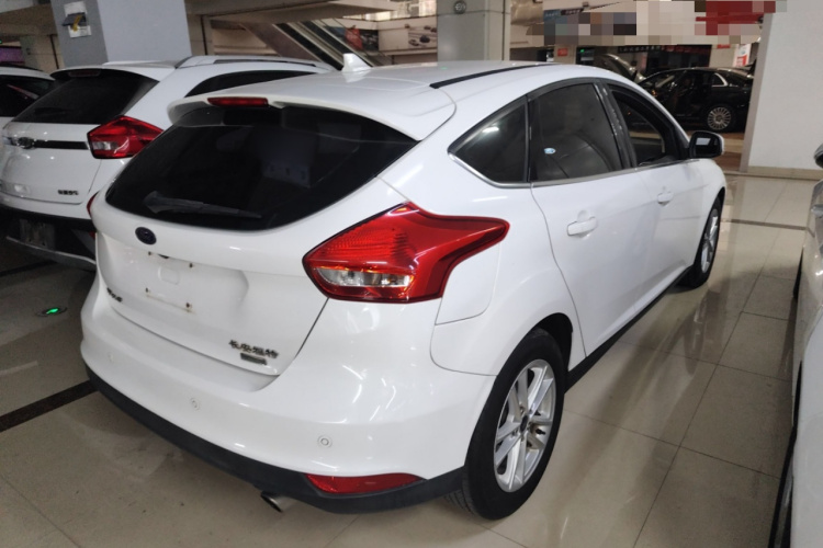 福特 福克斯 2018款 两厢经典 EcoBoost 180 自动精英型车身外观7