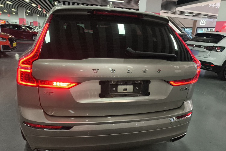 沃尔沃XC60 2021款 T5 四驱智逸豪华版车身外观6