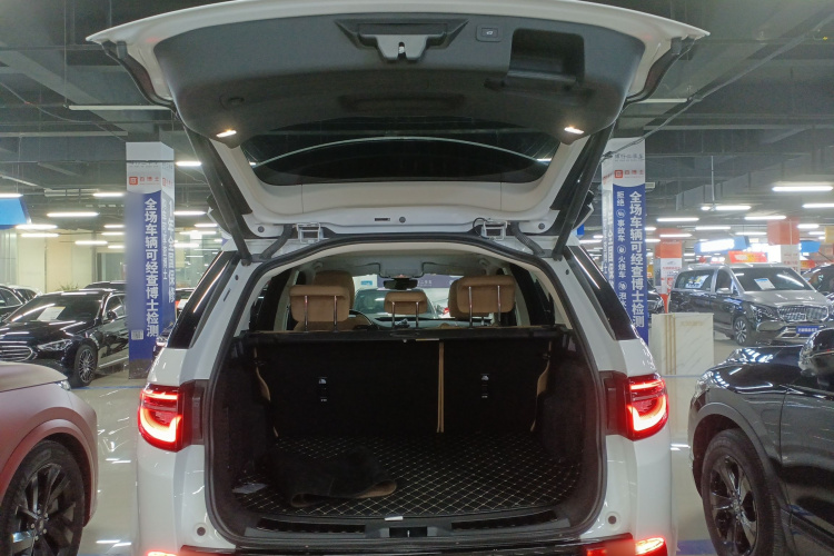 路虎 发现运动版 2024款 性能科技版机舱底盘23