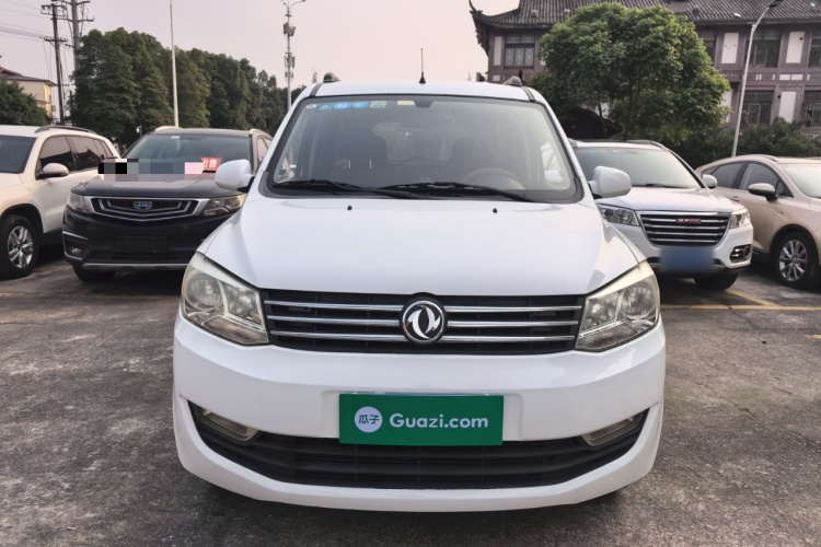 东风风光 风光330 2014款 1.5L手动标准型DK15-02车身外观2