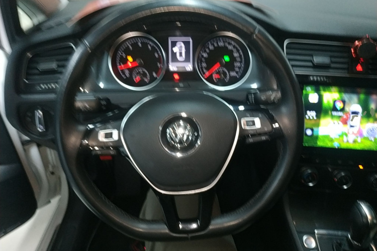 大众 高尔夫 2017款 230TSI 自动豪华百万辆纪念版中控内饰13