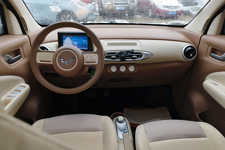 五菱汽车 宏光MINIEV 2025款 四门版 进阶款中控内饰7002