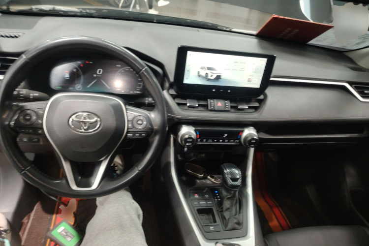 丰田 威兰达 2023款 双擎 2.5L E-CVT四驱豪华PLUS版中控内饰12