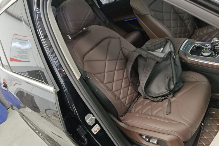 宝马X5 2022款 改款 xDrive 30Li 尊享型M运动套装局部细节41