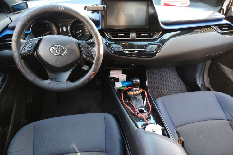 丰田C-HR 2018款 2.0L 领先天窗版 国V中控内饰12