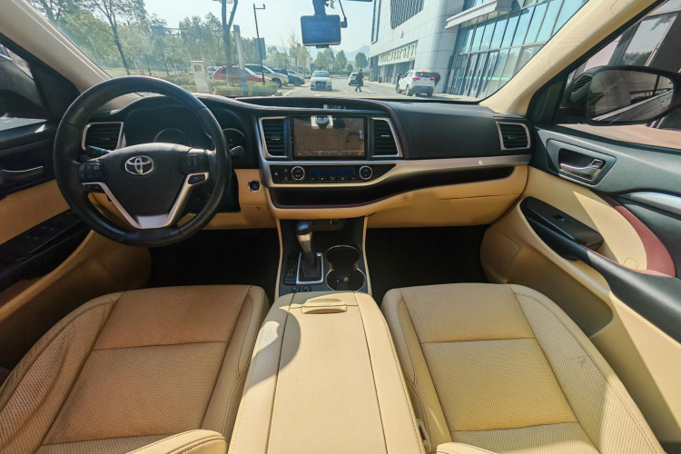 丰田 汉兰达 2017款 2.0T 四驱豪华版 7座中控内饰7004