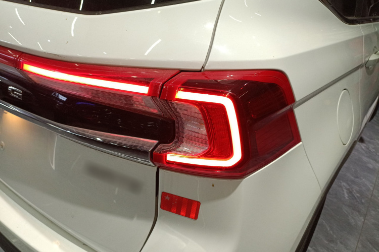 东风风行 风行T5 2024款 盛世款 1.6L 手动寻梦版 五座车身外观6006