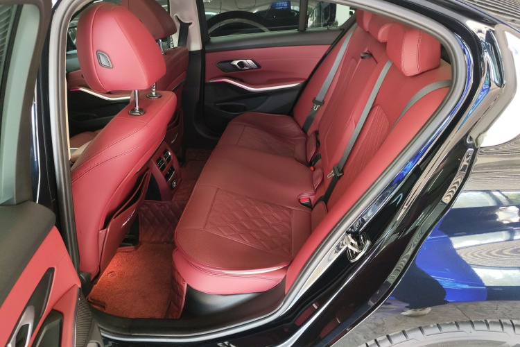 宝马3系 2023款 325i M运动套装中控内饰7004