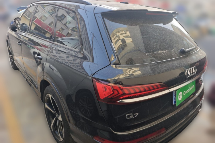 奥迪Q7 2020款 55 TFSI quattro 黑武士专享版车身外观5