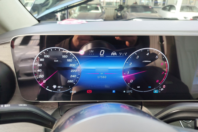 奔驰V级 2024款 V 300 L 长轴距尊贵版局部细节14