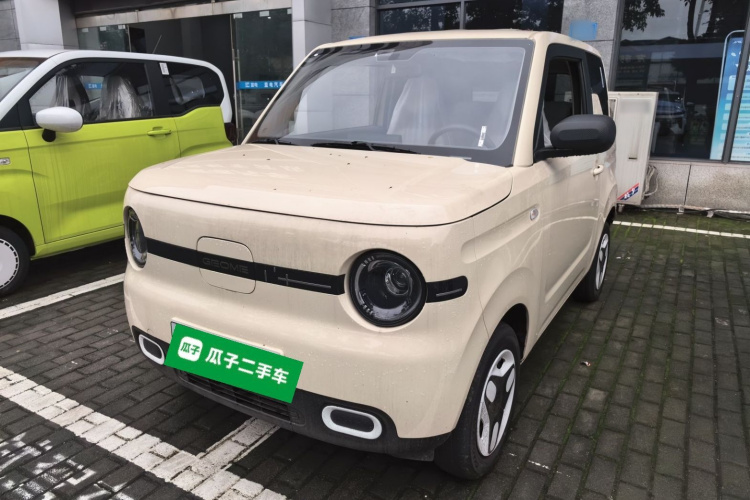 吉利银河 熊猫 2025款 210km 元气熊车身外观1