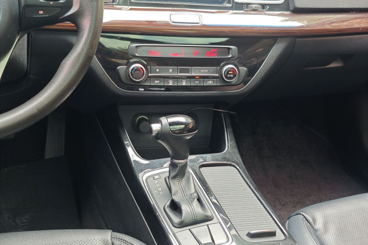 起亚K4 2014款 1.8L 自动GLS局部细节18