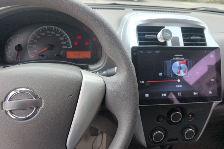日产 阳光 2016款 1.5XE 手动领先版中控内饰12
