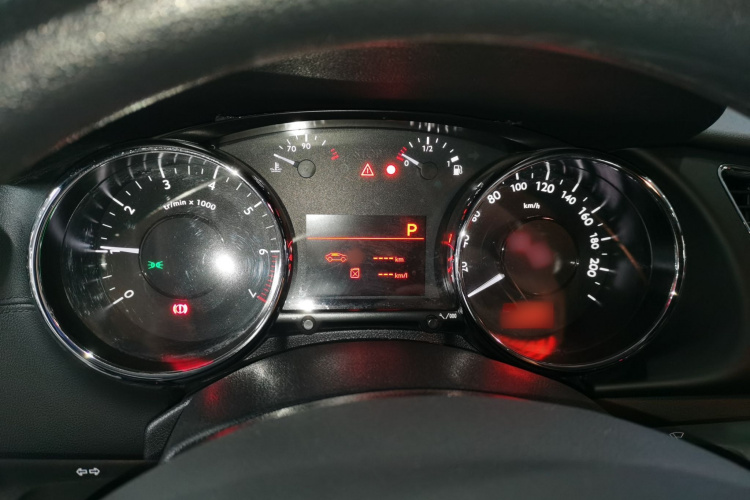 标致3008 2016款 2.0L 自动经典版局部细节14