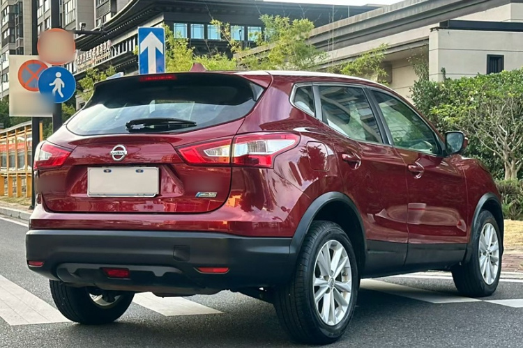 日产 逍客 2016款 2.0L CVT精英版车身外观6001