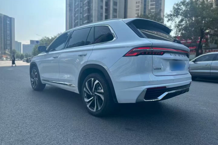 吉利汽车 星越L 2024款 2.0TD 高功自动两驱天际版车身外观4