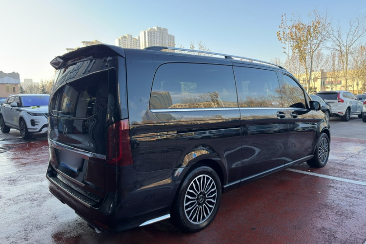 奔驰V级 2017款 V 260 L 尊贵加长版车身外观6002