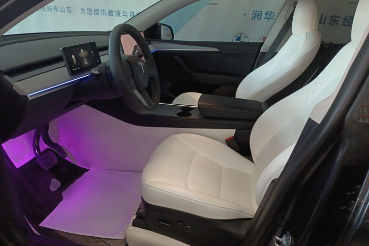 特斯拉 Model Y 2024款 长续航全轮驱动版中控内饰19