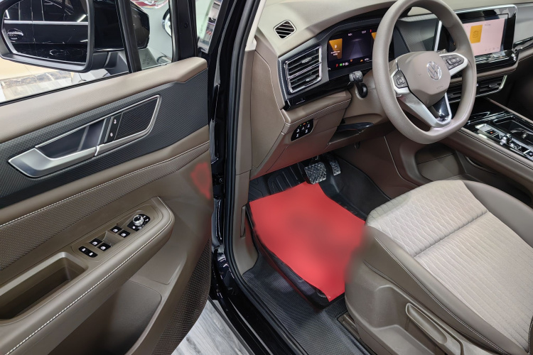 大众 威然 2024款 330TSI 商务版中控内饰7004