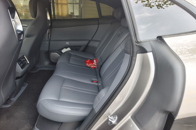 小米汽车 小米YU7 2025款 超长续航四驱Pro版中控内饰21