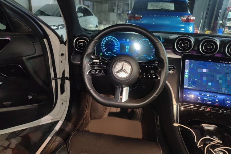 奔驰C级 2022款 C 200 L 运动版局部细节13