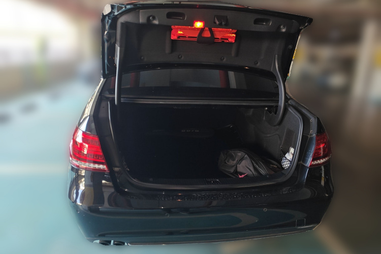 奔驰E级 2014款 E 260 L 豪华型局部细节23