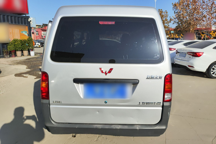 五菱汽车 五菱之光 2023款 1.5L 实用型 5/7座车身外观6