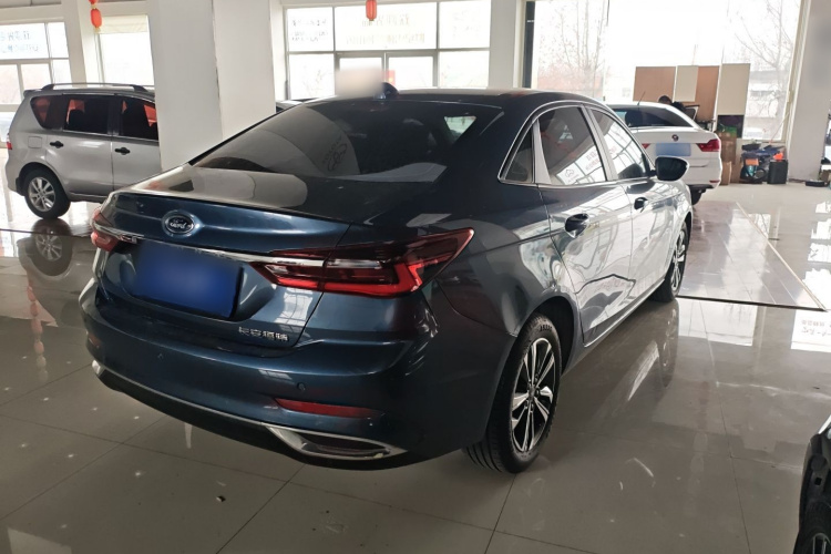 福特 福睿斯 2021款 1.5L 自动钻石版车身外观7