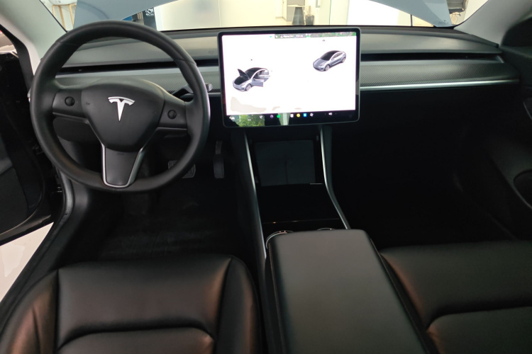 特斯拉 Model 3 2020款 标准续航后驱升级版中控内饰7002