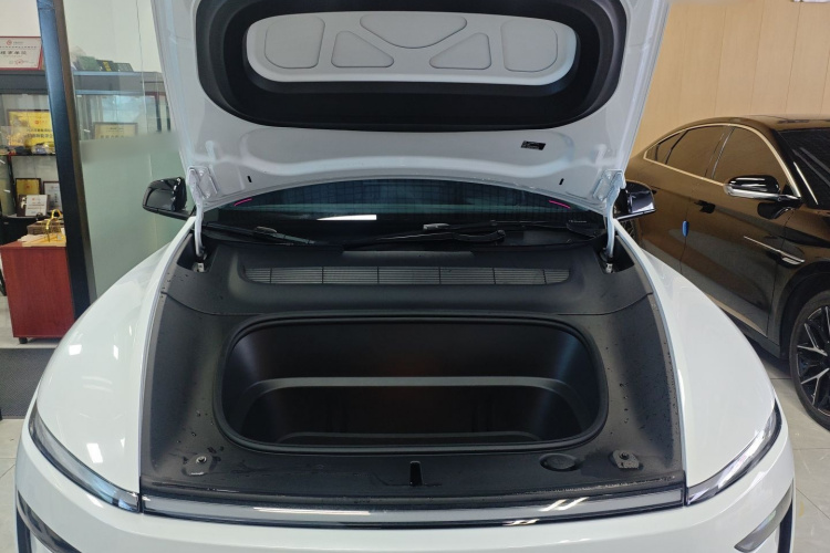 特斯拉 Model Y 2025款 长续航全轮驱动版局部细节24