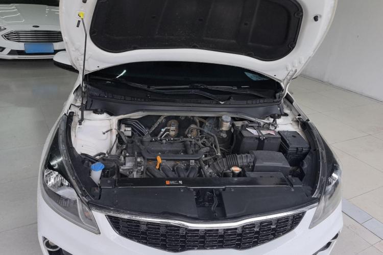 起亚K2 2017款 三厢 1.4L AT GLS机舱底盘24