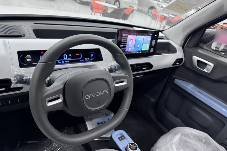 吉利银河 2024款 熊猫mini 200km 耐力熊中控内饰7001