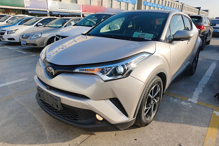 丰田C-HR 2020款 2.0L 领先版车身外观1