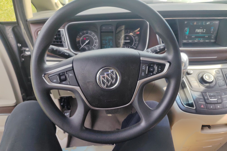 别克GL8 2018款 28T 舒适型 国VI中控内饰13