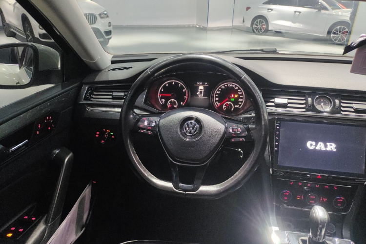 大众 帕萨特 2016款 330TSI DSG尊荣版中控内饰13