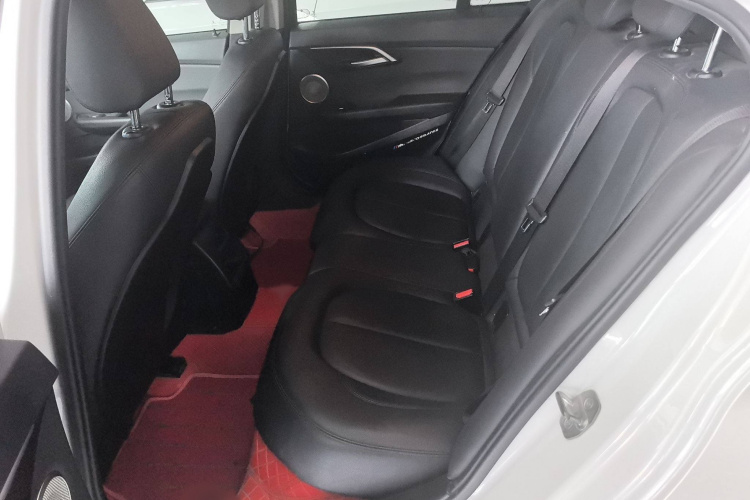 宝马1系 2022款 120i M运动版中控内饰7001