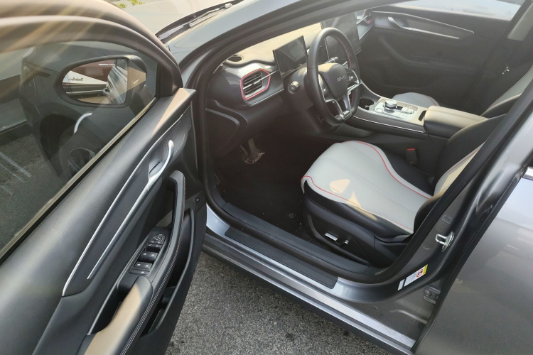 比亚迪 驱逐舰05 2023款 冠军版 DM-i 120KM 旗舰型中控内饰20