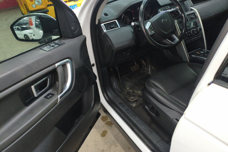 路虎 发现神行 2018款 240PS SE版中控内饰7003