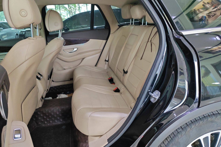 奔驰GLC 2019款 GLC 260 L 4MATIC 动感型中控内饰7004