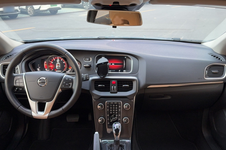 沃尔沃V40 2017款 T3 智逸版中控内饰7003