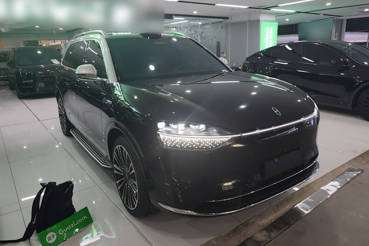 鸿蒙智行 问界M9 2024款 增程 Max版 52kWh 6座版车身外观6002