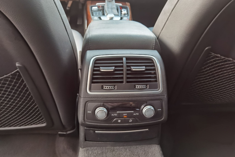 奥迪A6L 2017款 TFSI 舒适型中控内饰7006