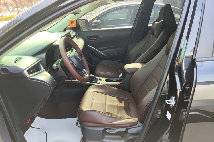 丰田 锋兰达 2023款 2.0L CVT精英版局部细节19