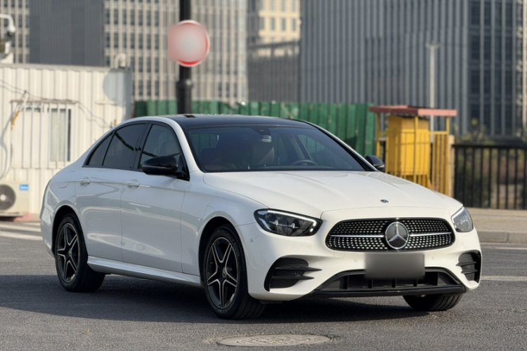 奔驰E级(进口) 2023款 E 300 时尚型运动版车身外观6003